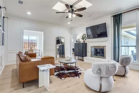 1526 Ginger Dr, Carrollton, TX 75007