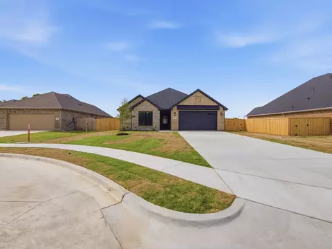 209 Alice Ct, Grand Prairie, TX 75051