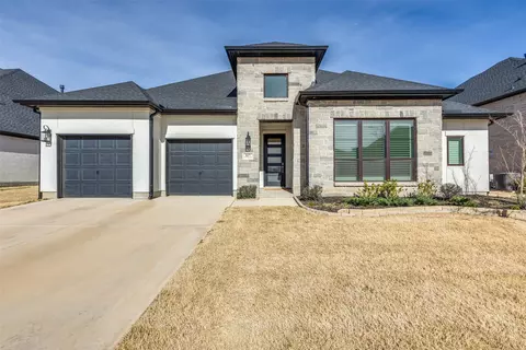 817 Ranchland Rd, Justin, TX 76247