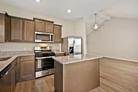 Kitchen - 207 Southgate Dr, Terrell, TX 75160 photo 2 of 2