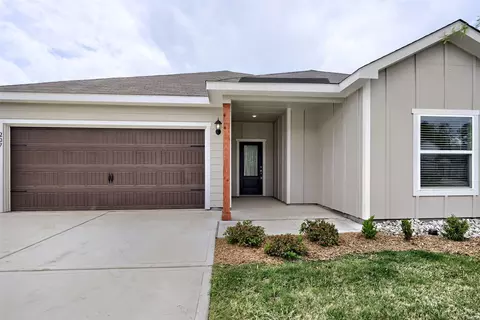 Exterior - 207 Southgate Dr, Terrell, TX 75160 photo 3 of 6