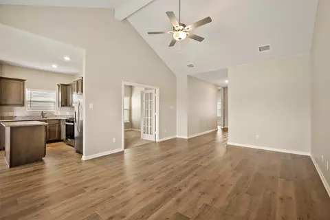 Living - 207 Southgate Dr, Terrell, TX 75160 photo 3 of 4