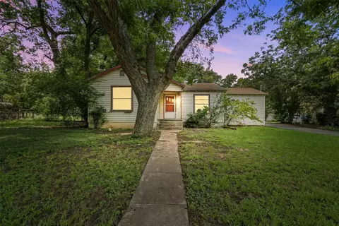 414 S Broadway St, Bells, TX 75414