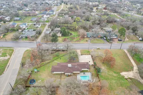 300 W College Ave, Alvarado, TX 76009