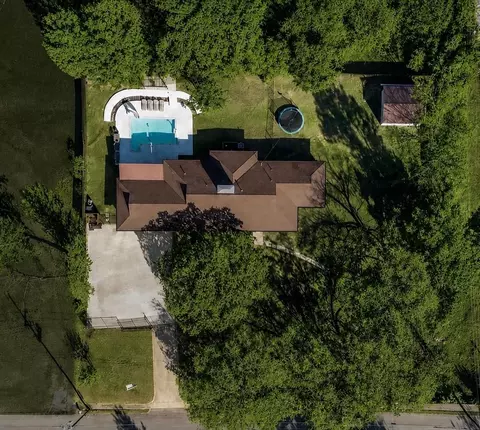 300 W College Ave, Alvarado, TX 76009