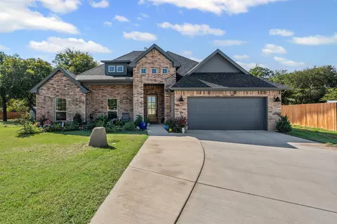 8223 Loar Ct, Fort Worth, TX 76126