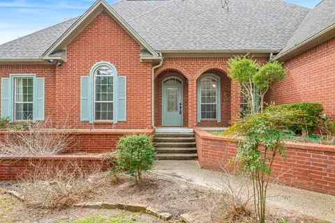 1304 Greenbriar Trl, Holly Lake Ranch, TX 75765