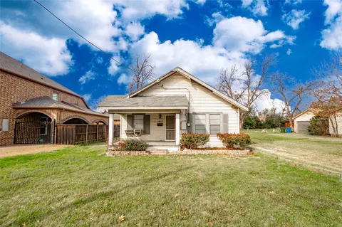 1617 Denton Dr, Carrollton, TX 75006