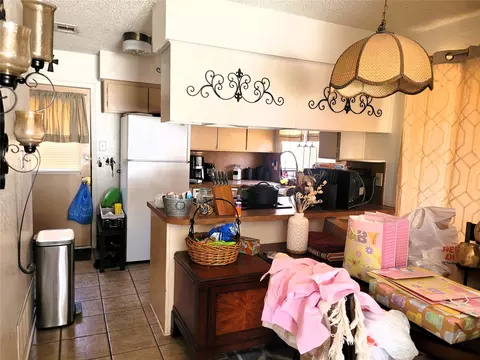 Kitchen - 2205 Viewtop Ln, Arlington, TX 76012 photo 5 of 5