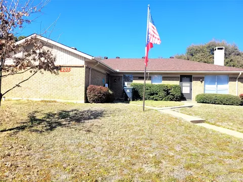 2205 Viewtop Ln, Arlington, TX 76012