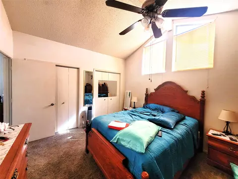 Bedroom - 2205 Viewtop Ln, Arlington, TX 76012 photo 1 of 4