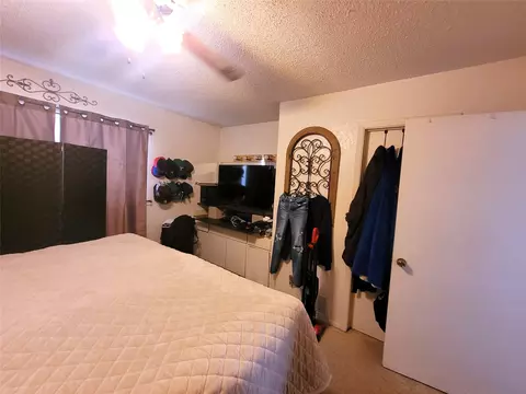 Bedroom - 2205 Viewtop Ln, Arlington, TX 76012 photo 3 of 4