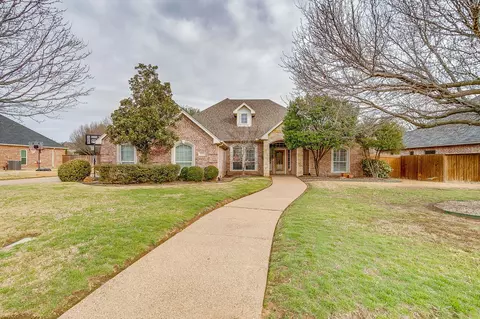 1042 Chesapeake Dr, Mansfield, TX 76063