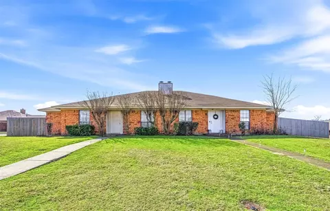 414 Amber Ln, Desoto, TX 75115
