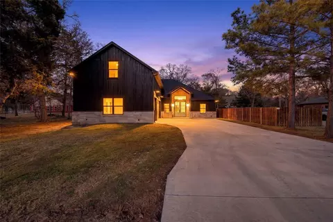 114 Castlewood Rd, Enchanted Oaks, TX 75156