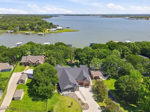 11754 North Ct, Azle, TX 76020