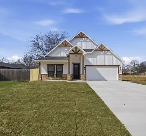3840 Waldorf St, Fort Worth, TX 76119