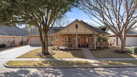 211 Turner Cir, Granbury, TX 76048