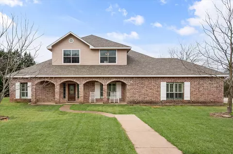 1765 N Mockingbird Ln, Midlothian, TX 76065