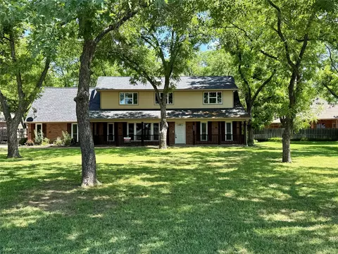 6003 Oakwood Ct, Granbury, TX 76049