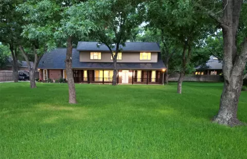 6003 Oakwood Ct, Granbury, TX 76049