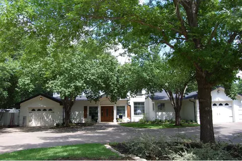 917 East St, Graham, TX 76450