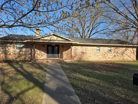 201 Robin Way St, Mount Vernon, TX 75457