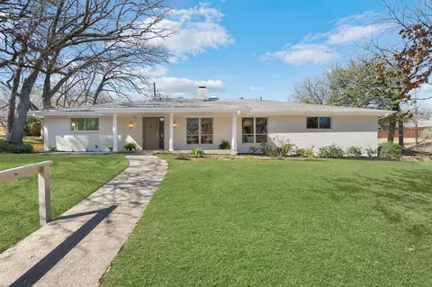 1306 Driftwood Dr, Euless, TX 76040