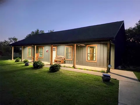 3227 Sunrise Ct, Granbury, TX 76048