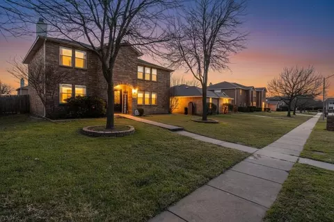 1512 Golden Grass Dr, Lancaster, TX 75134