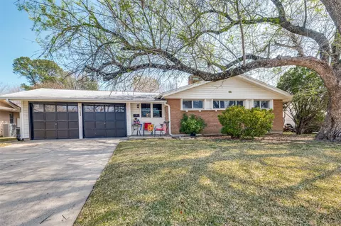 3722 Devonshire Ct W, Irving, TX 75062