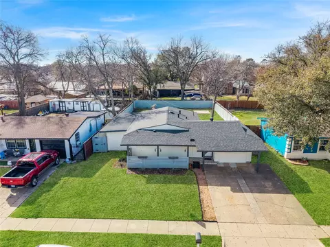 1306 E Lovers Ln, Arlington, TX 76010