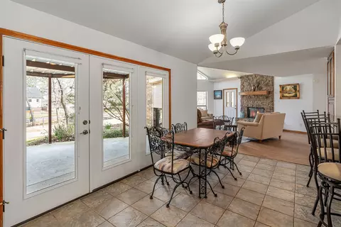101 E Beverly Dr, Malakoff, TX 75148 photo 9