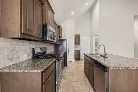 Kitchen - 905 Falcon Rd, Argyle, TX 76226 photo 3 of 4