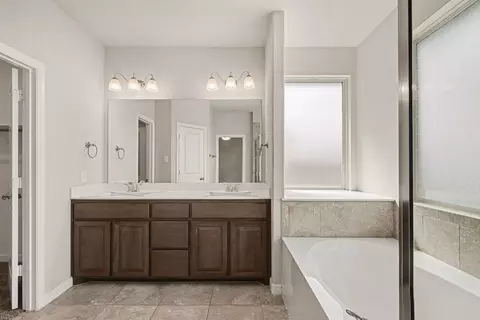 Bath - 905 Falcon Rd, Argyle, TX 76226 photo 1 of 3