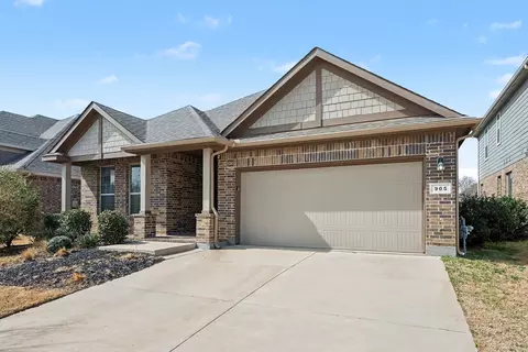 Exterior - 905 Falcon Rd, Argyle, TX 76226 photo 2 of 3