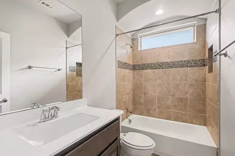 Bath - 905 Falcon Rd, Argyle, TX 76226 photo 3 of 3