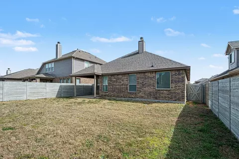 Exterior - 905 Falcon Rd, Argyle, TX 76226 photo 3 of 3