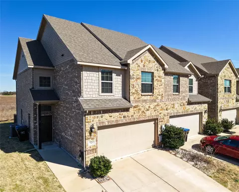 724 Amber Dr, Greenville, TX 75402
