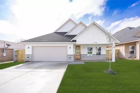 5100 Chapman St, Fort Worth, TX 76105