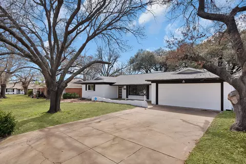 5404 Westcreek Dr, Fort Worth, TX 76133