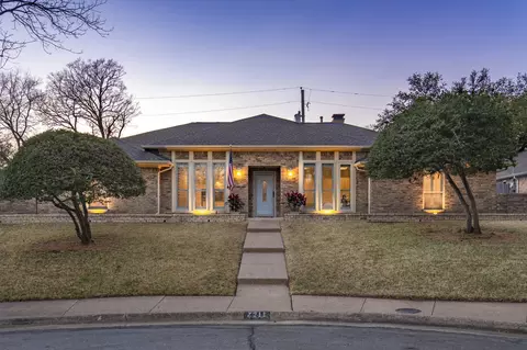 7211 Pleasant View Dr, Dallas, TX 75231