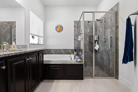 Bath - 824 8th St, Argyle, TX 76226 photo 3 of 3