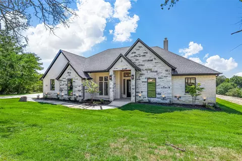 1064 Glenoaks Dr, Weatherford, TX 76088