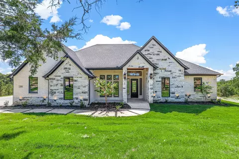 1064 Glenoaks Dr, Weatherford, TX 76088