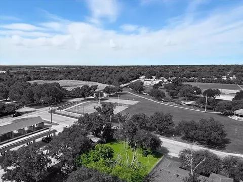 1102 Hillsboro St, Cleburne, TX 76033