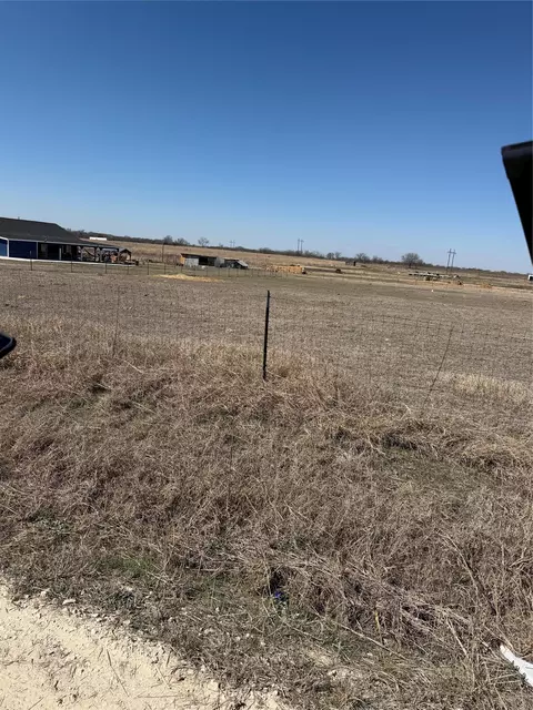 5253 County Road 4170, Frost, TX 76641