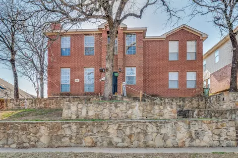 5302 Bradley Ln, Arlington, TX 76017