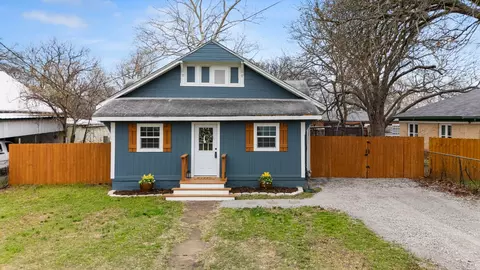 513 W Lamar St, Alvord, TX 76225
