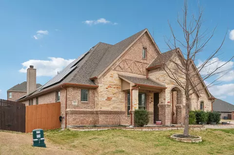 453 Lake Park Dr, Midlothian, TX 76065